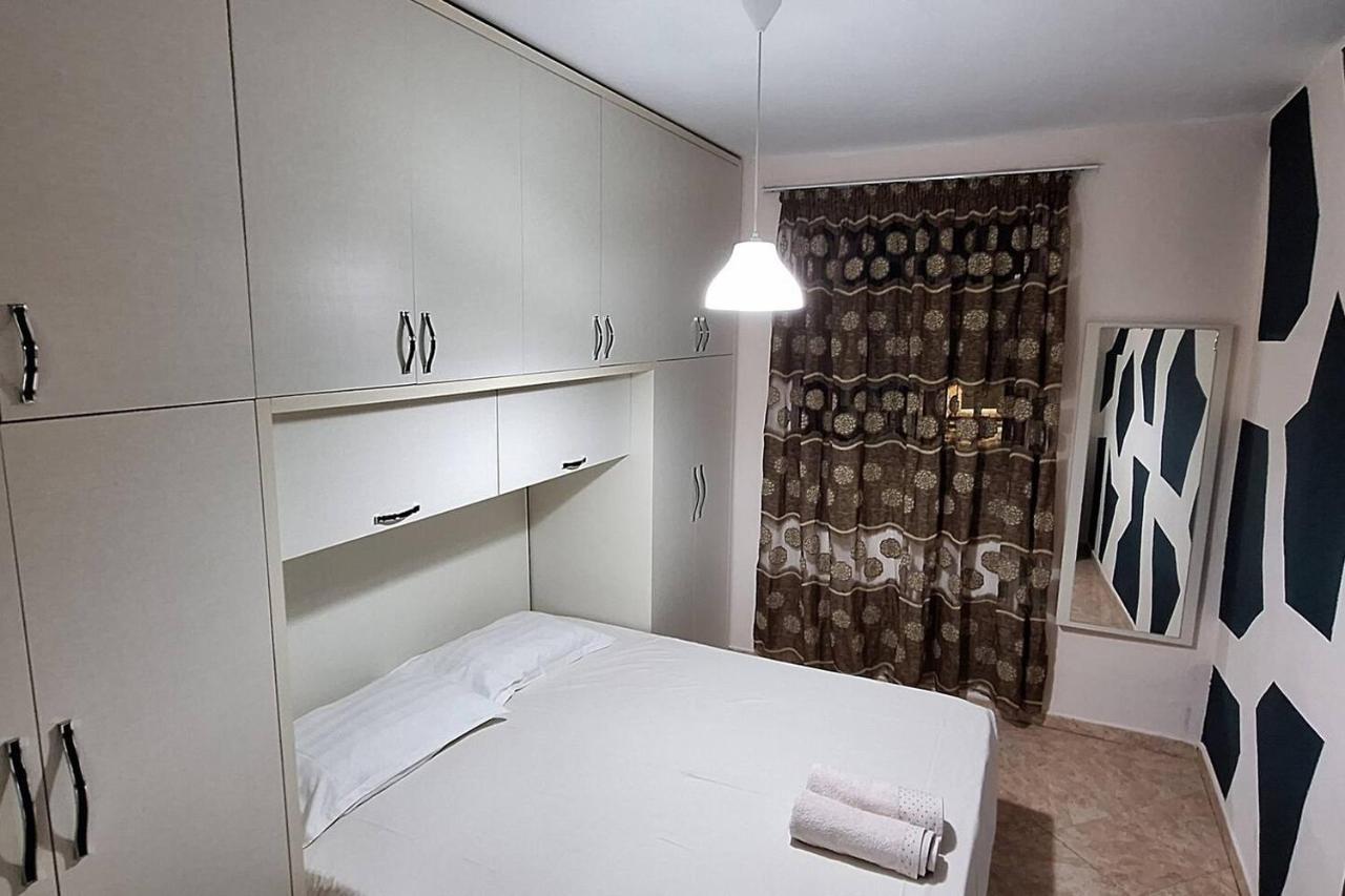 בראט Promenade Apartment In City Centre מראה חיצוני תמונה