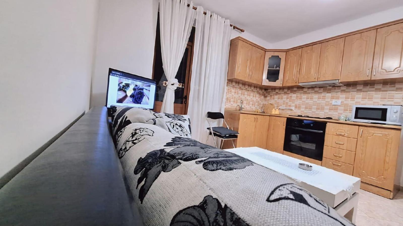 בראט Promenade Apartment In City Centre מראה חיצוני תמונה